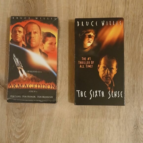 Bruce Willis VHS Bundle - (pre-watched) - Picture 1 of 5